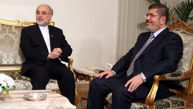 Egyptian President Mohamed Morsi (R) meets with Iranian Foreign Minister Ali Akbar Salehi (L) at the presidential palace, in Cairo, Egypt, 10 January 2013. Salehi arrived in Egypt for talks with Egyptian and Arab officials on bilateral relations and the Syrian crisis.  EPA/KHALED ELFIQI