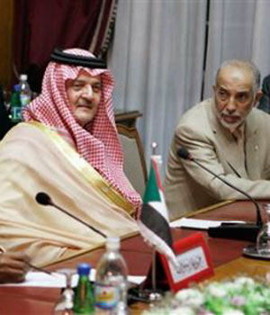Saudi Arabia's foreign minister Prince Saud al-Faisal and Abdelaziz Belkhadem, a top aide to Algerian President Abdelaziz Bouteflika, gather with leaders from across Iraq's divided ethnic, religious and sectarian groups in Cairo, Egypt Nov. 18, 2005 (AP)