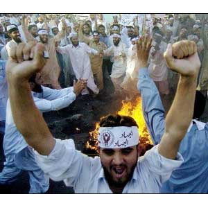 Pakistani activists during an anti-US rally in Lahore (AFP)