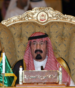 King Abdullah of Saudi Arabia sits before the start of the Gulf Cooperation Council (GCC) in Abu Dhabi, December 18, 2005 (REUTERS)
