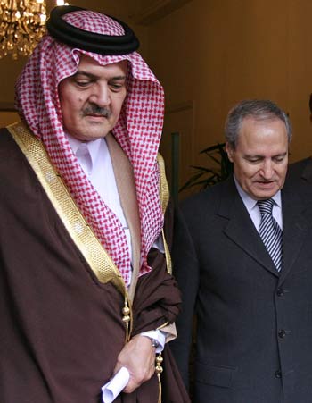 Saudi Foreign Minister Prince Saud al-Faisal and his Syrian counterpart Farouq al-Shara after meeting in Damascus (R)