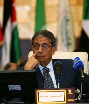 Arab League Secretary-General Amr Moussa attends the opening of an Arab summit in Sudanese capital Khartoum March 28, 2006 (REUTERS)