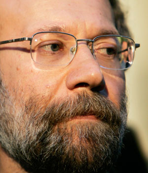 Iran's chief nuclear negotiator Ali Larijani attends a news conference in Tehran April 13, 2006 (REUTERS)