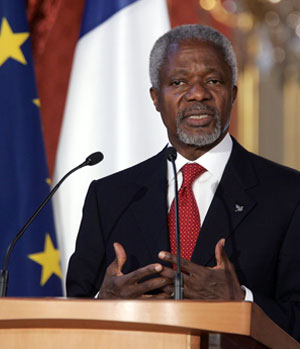 UN Secretary General Kofi Annan delivers a speech after a meeting in Paris with European leaders to promote good conduct for businesses in developing countries (AFP)