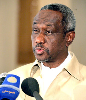 Sudanese vice president Ali Osman Mohamed Taha talks to media at a press meeting to announce the allocation of 20,000 metric food to bridge the food shortage in Darfur region, and 150 billion sp for Darfur region, Khartoum, 16 May 2006 (EPA)