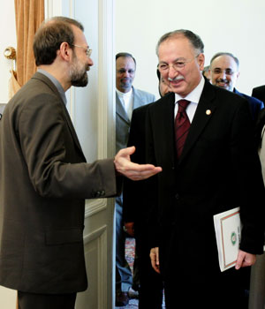 Iran's top nuclear negotiator Ali Larijani (L) receives the chief of the Organisation of the Islamic Conference (OIC) Ekmeleddin Ihsanoglu in Tehran 02 June 2006, during a visit aimed at reducing tensions over Iran's nuclear programme (AFP)