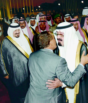 Saudi King Abdullah and Crown Prince Sultan say goodbye to Yemeni President Ali Abdullah Saleh after talks between the two countries on Iraq and Palestine, Jeddah, 10 July 2006 (SPA)