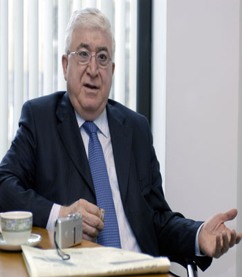 Dr Fouad Masum Asharq Al-Awsat Photo By Hatim Oweida