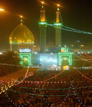 Iraqi pilgrims gather for a religious festival ceremony in Karbala, late Friday 08 September 2006 (EPA)