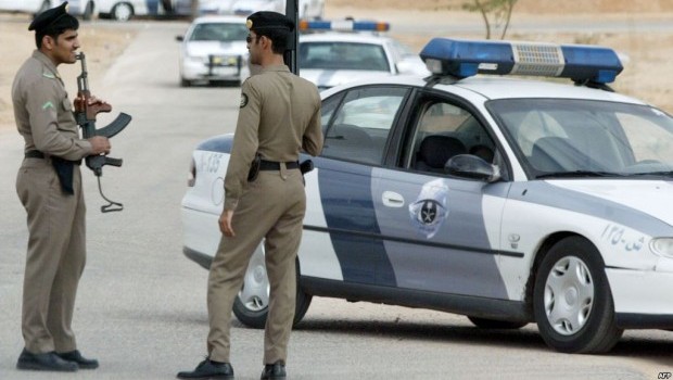 Saudi security forces patrol Riyadh’s al-Munissiyah district in 2006. (AFP)