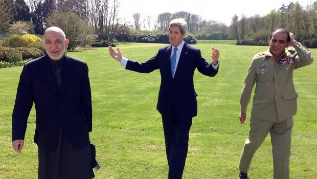 US Secretary of State John Kerry (C) talking with Afghan President Hamid Karzai (L) and Pakistani Army Chief-of-Staff, General Ashfaq Kayani during a break in a meeting in Brussels, April 24, 2013. Source: AFP Photo/US State Department