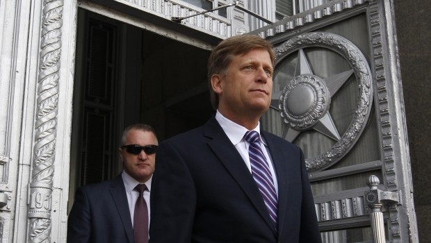US Ambassador Michael McFaul walks outside as he leaves the Russian Foreign Ministry headquarters in Moscow, May 15, 2013. Source: Reuters/Mazim Shemetov