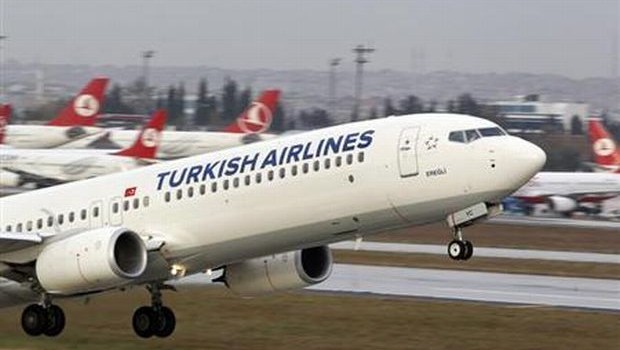 A Turkish Airlines plane takes off at Ataturk International Airport in Istanbul November 30, 2012. (REUTERS/Osman Orsal)