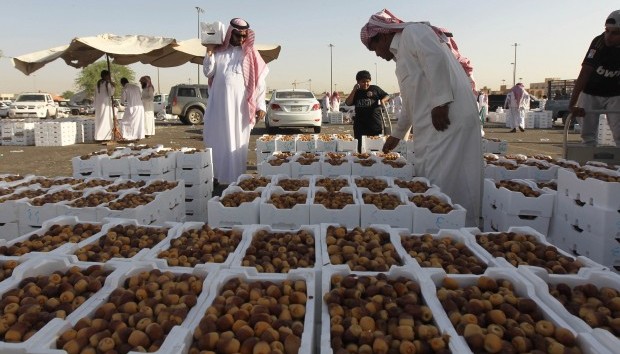 Boxes of dates are seen at the dates market in Riyadh, as Muslims prepare for the fasting month of Ramadan, July 4, 2013. (Reuters//Faisal Al Nasser)