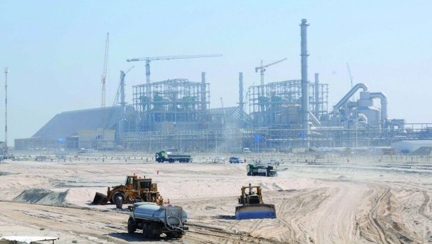 Construction of the Jubail III combined electricity-water desalination plant, which will be the world's largest when complete (Asharq Al-Awsat)