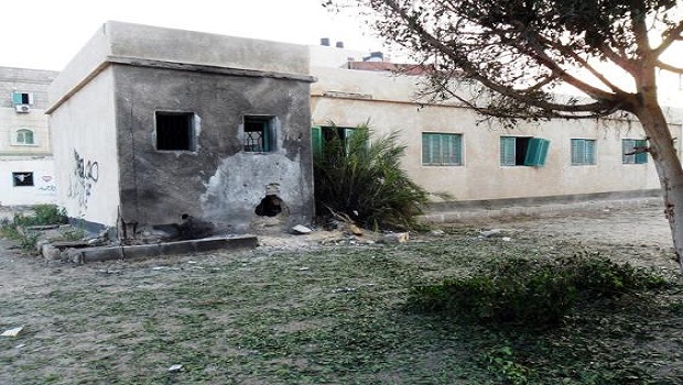 A picture taken on August 11, 2013 shows a police station damaged by a missile attack in El-Arish in Egypt's Sinai peninsula. AFP PHOTO / STR
