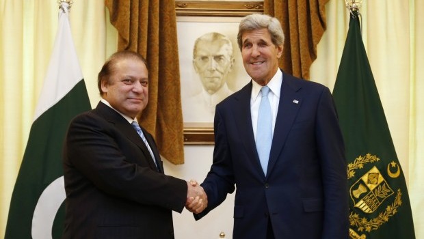 US Secretary of State John Kerry (R) shakes hands with Pakistan's Prime Minister Nawaz Sharif in Islamabad August 1, 2013. Source: Reuters/Jason Reed