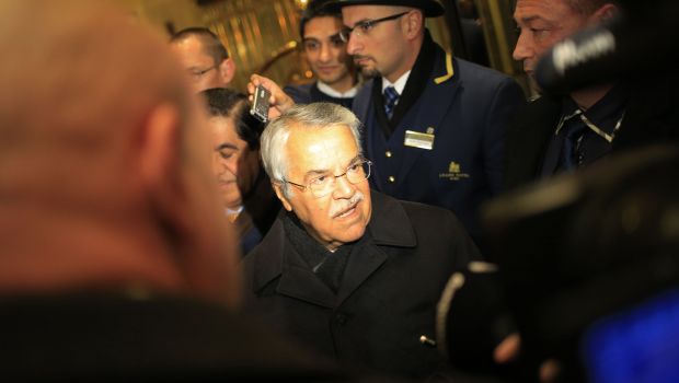 Saudia Arabia's Minister of Petroleum and Mineral Resources, Ali AI-Naimi (C), arrives at the Grand Hotel in Vienna on December 2, 2013, prior to the start 164th meeting of OPEC, held in Vienna on December 4. (AFP PHOTO/ALEXANDER KLEIN)