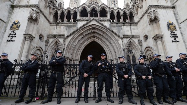 File photo of the Royal Courts of Justice in London, England, taken in January 2014. (EPA/ANDY RAIN)