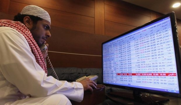 A Saudi trader monitors stocks at the Saudi stock market in Riyadh on April 28, 2013. (Reuters/Faisal Al-Nasser)