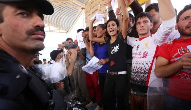 Iraqi Yazidis demonstrate outside the UN offices in Erbil, the capital of the autonomous Kurdish region in Iraq, on August 4, 2014. (AFP Photo/Safin Hamed) 