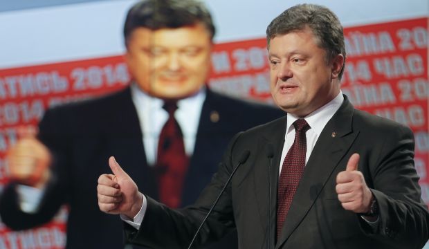 Ukrainian President Petro Poroshenko reacts during his briefing at a political party press center in Kiev, Ukraine, on October 26, 2014. (EPA/Sergey Dolzhenko)