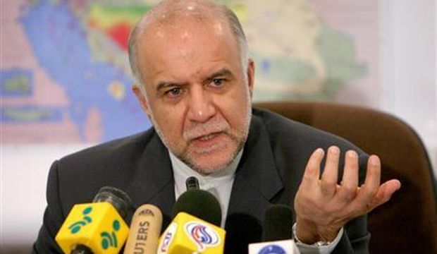 Iranian Oil Minister Bijan Namdar Zanganeh speaks during a news conference at the Oil Ministry in Tehran in this March 8, 2005 file photo. (Reuters/Rahieb Homavandi)