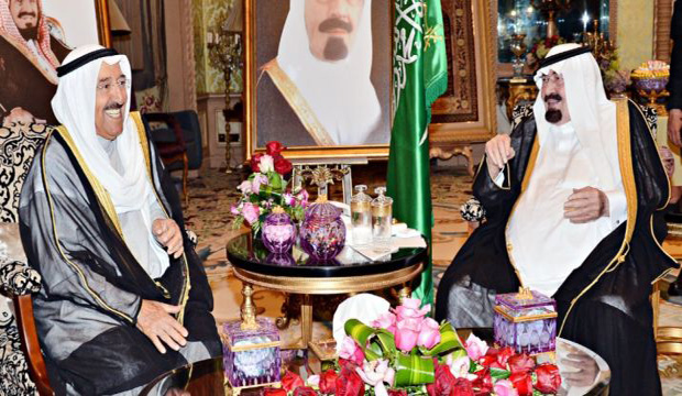File photo of Saudi King Abdullah Bin Abdulaziz meeting with Emir of Kuwait Sabah Al-Ahmed Al-Jaber in Riyadh on 28/10/2014. (SPA)
