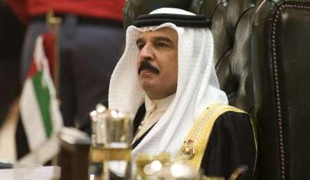 Bahrain's King Hamad Bin Isa Al Khalifa attends the opening session of the thirteenth Gulf Cooperation Council (GCC) Summit at Bayan Palace in Kuwait City in this December 14, 2009 file photo. (Reuters/Stephanie McGehee/Files)