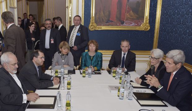 Iranian Foreign Minister Mohammad Javad Zarif (L), the EU's Catherine Ashton (C) and US Secretary of State John Kerry (R) sit at a conference table prior to their talks on Iran's nuclear file in Vienna, Austria, on November 21, 2014. (EPA/Hans Punz)