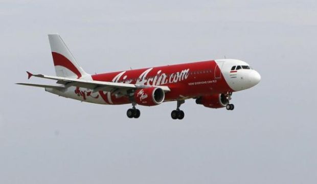 An Indonesia AirAsia Airbus A320-200 passenger prepares to land at Sukarno-Hatta airport in Tangerang on the outskirts of Jakarta in this January 30, 2013 file picture. (Reuters/Enny Nuraheni/files)