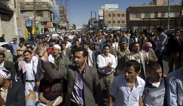 Protesters chant slogans against Houthi Shi'ite rebels, in Sana'a, Yemen, on January 24, 2015. (AP Photo/Hani Mohammed)