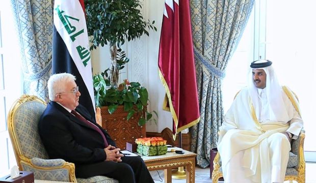 Iraqi President Fuad Masoum (L) meets with Qatari Emir Sheikh Tamim Bin Hamad Bin Khalifa Al Thani at the royal palace in Doha, Qatar, on February 11, 2015. (Qatar News Agency)
