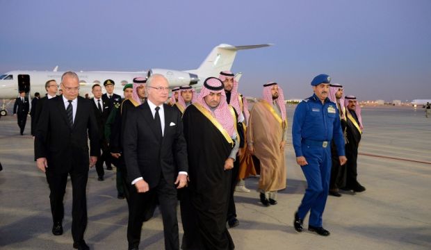 Sweden's King Carl XVI Gustaf (2nd-L) arrives to offer condolences after the death of Saudi King Abdullah Bin Abdulaziz in Riyadh, on January 24, 2015. (Reuters/Saudi Press Agency/Handout via Reuters)