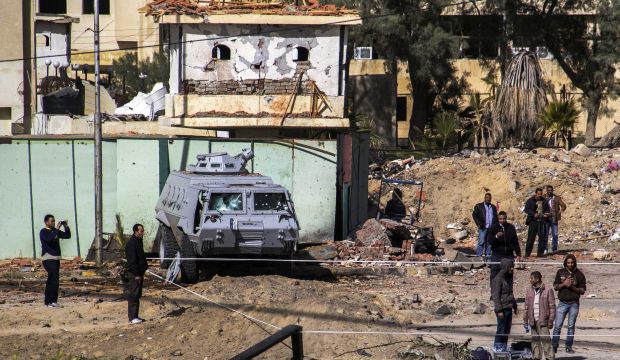 Egyptians inspect the damage caused by an earlier attack in El-Arish, northern Sinai, Egypt, on January 30, 2015. (EPA/Alaa Elkamhawi/Almasry Alyoum)