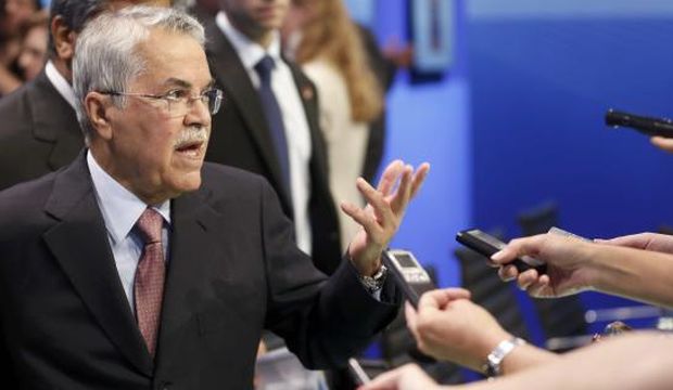 Saudi Arabian Oil Minister Ali Al-Naimi talks to journalists during the OPEC seminar ahead of an OPEC meeting in Vienna, Austria, on June 3, 2015. (Reuters/Leonhard Foeger)