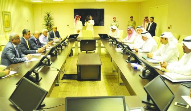 Yemen’s Vice President and Prime Minister Khaled Bahah visits the King Salman Center for Relief and Humanitarian Works in the Saudi capital Riyadh, on June 21, 2015. (Saudi Press Agency)