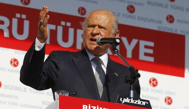 Nationalist Movement Party (MHP) leader Devlet Bahçeli addresses his supporters during an election rally for Turkey's June 7 parliamentary election, in Istanbul, Turkey, on May 31, 2015. (Reuters/Osman Orsal)