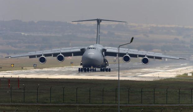 A United States Air Force cargo plane maneuvers on the runway after it landed at the İncirlik Airbase, on the outskirts of the city of Adana, southeastern Turkey, on July 29, 2015. (AP Photo/Emrah Gurel)