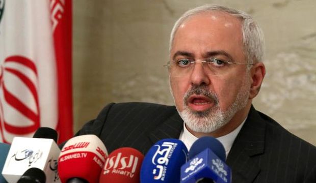 Iran's Foreign Minister Mohammad Javad Zarif delivers a speech during a press conference in Kuwait City on July 26, 2015 (AFP Photo/Yasser Al-Zayyat)