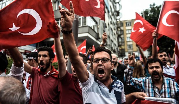 Turkish nationalists demonstrate against the Kurdish Workers Party (PKK) in Istanbul on September 8 ,2015. (AFP PHOTOS / OZAN KOSE)