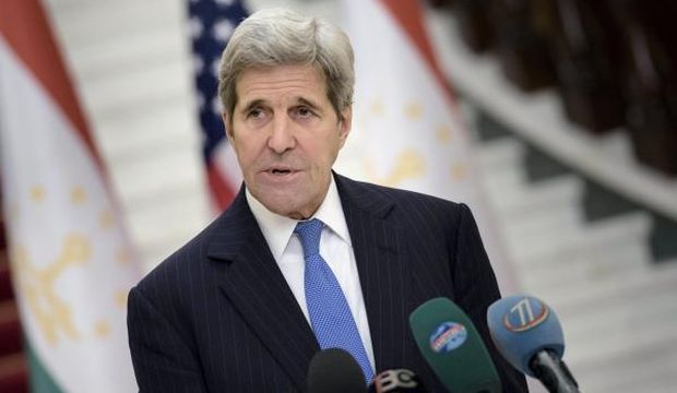 US Secretary of State John Kerry makes a statement to the press after a meeting with Tajik President Emomali Rahmon at the Palace of Nations in Dushanbe, Tajikistan, on November 3, 2015. (Reuters/Brendan Smialowski/Pool)