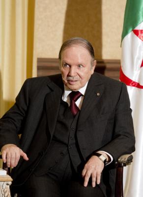 Algeria Suspends Flights to Libya 