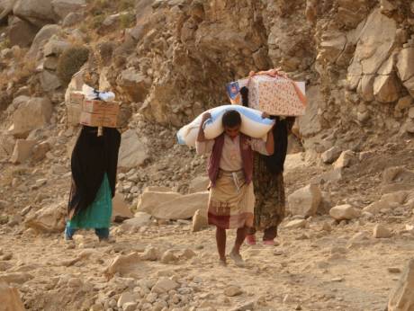 Houthis Relinquish Positions in Taiz after Siege of Sana’a
