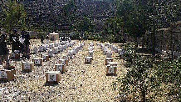 Aids arrive to Taiz supported by King Salman Center for Relief and Humanitarian Aid