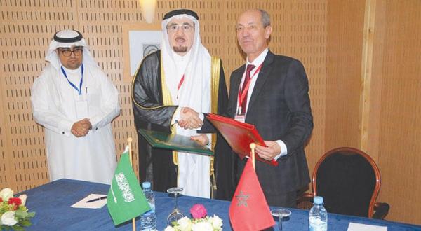 Saudi Minister of Labor signs memorandun of understanding with his Morrocan counterpart