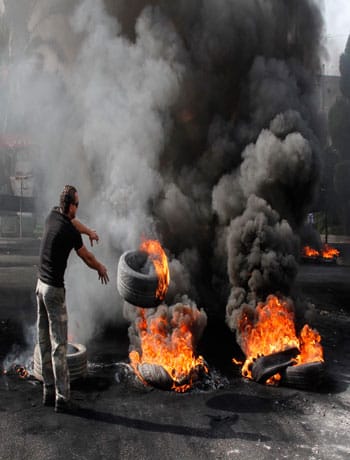 Lebanese PM suspects assassination linked to bomb plot