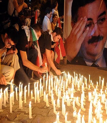 Angry protesters try to storm Lebanon govt HQ