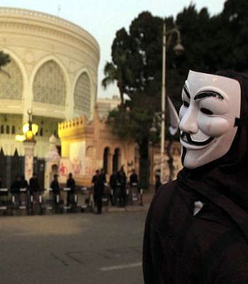Nine hurt as gunmen fire at Cairo protesters