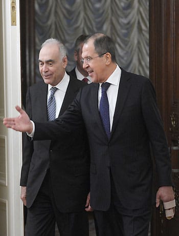 Syria opposition leader rejects Moscow invitation